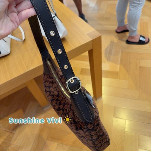 NWT Coach CCE49 Ella Shoulder Bag In Signature Chenille Gold Signature 2025 fall - Picture 3 of 9